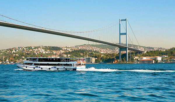 Take a boat tour down the Bosphorus